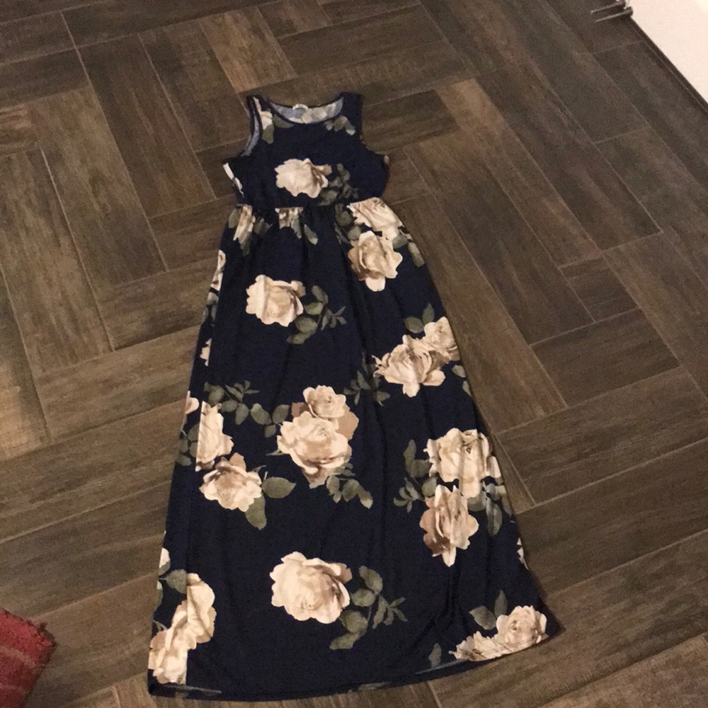 Long, pocket, sleeveless dress